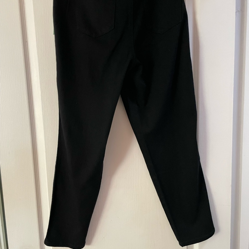 A3 Design Women's Classic Black Skinny Jeans
